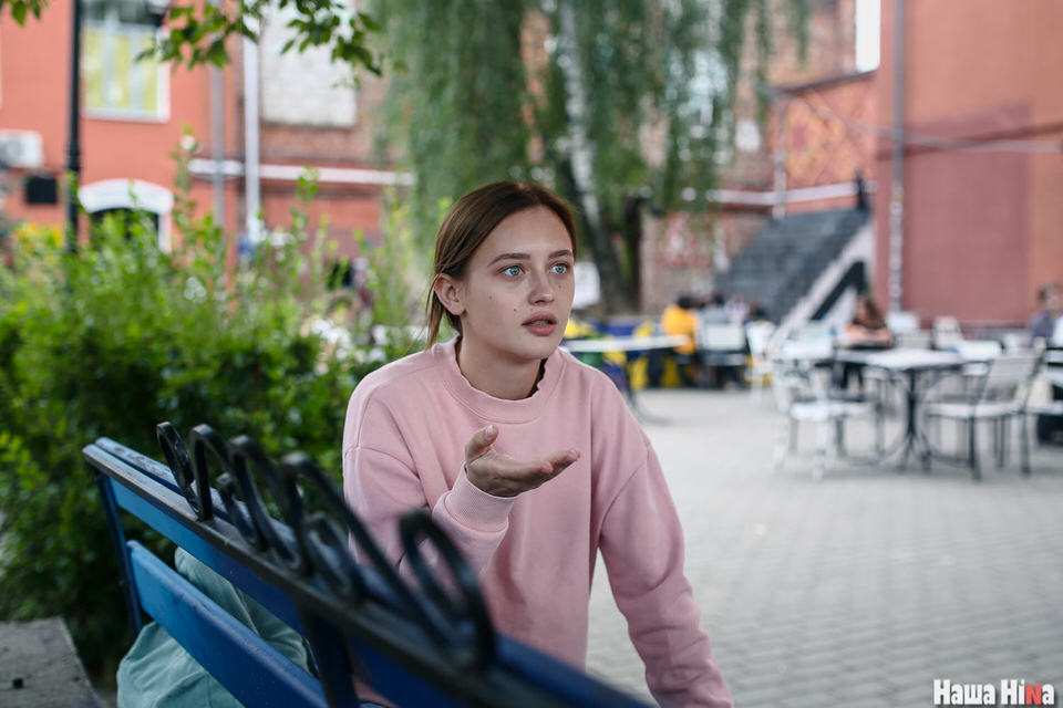 Шчырая гутарка з Лерай Яскевіч, якая рве інтэрнэт музычнымі каверамі, пра адказнасць перад аўдыторыяй, правінцыю і пакаленне блогераў