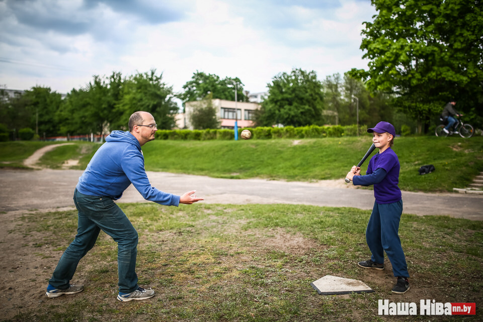 Как в Могилеве создали первую школьную бейсбольную команду, которая помогает детям из сложных семей найти себя